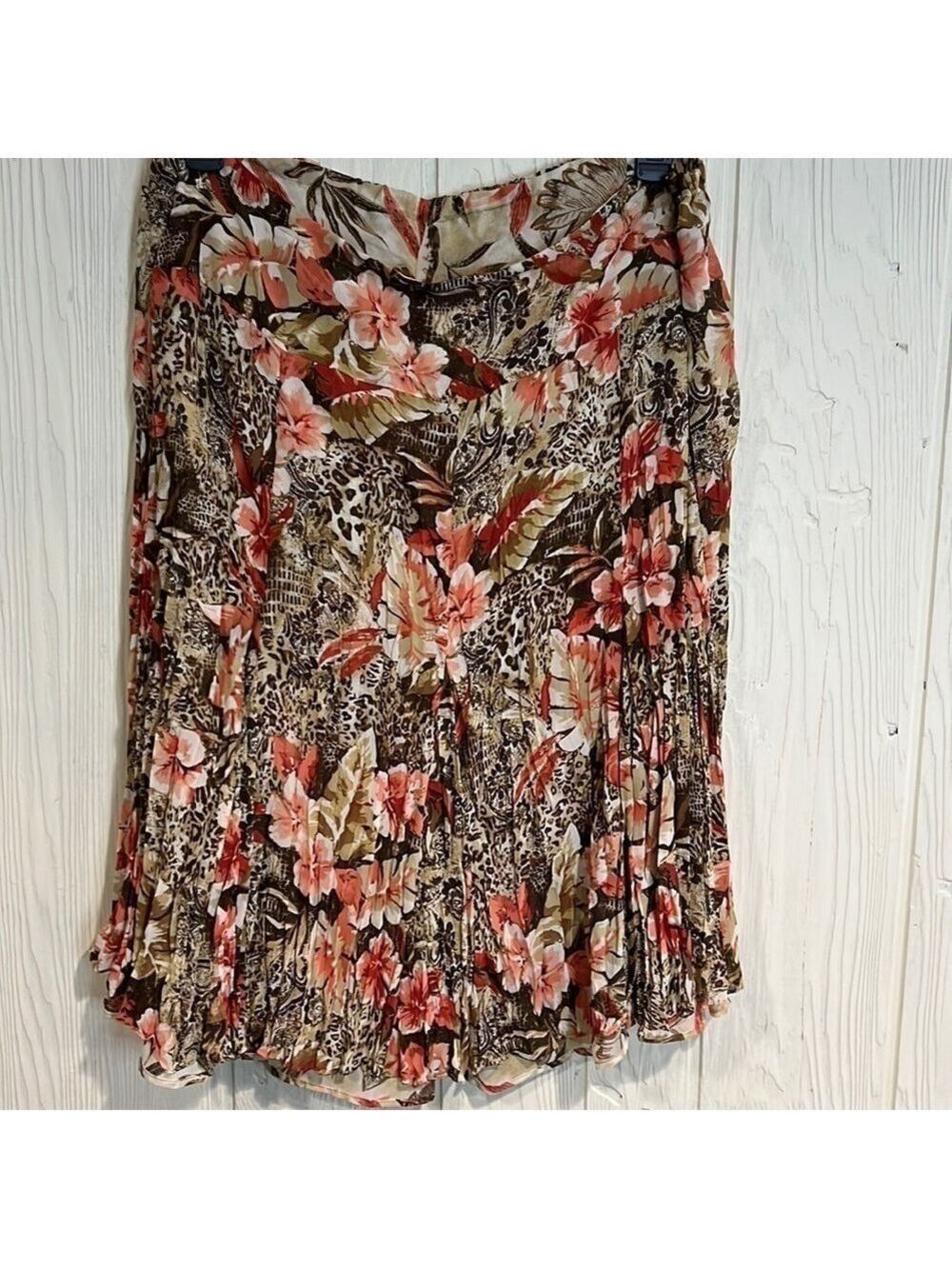 Requirements Floral Pleated Skirt Size 16